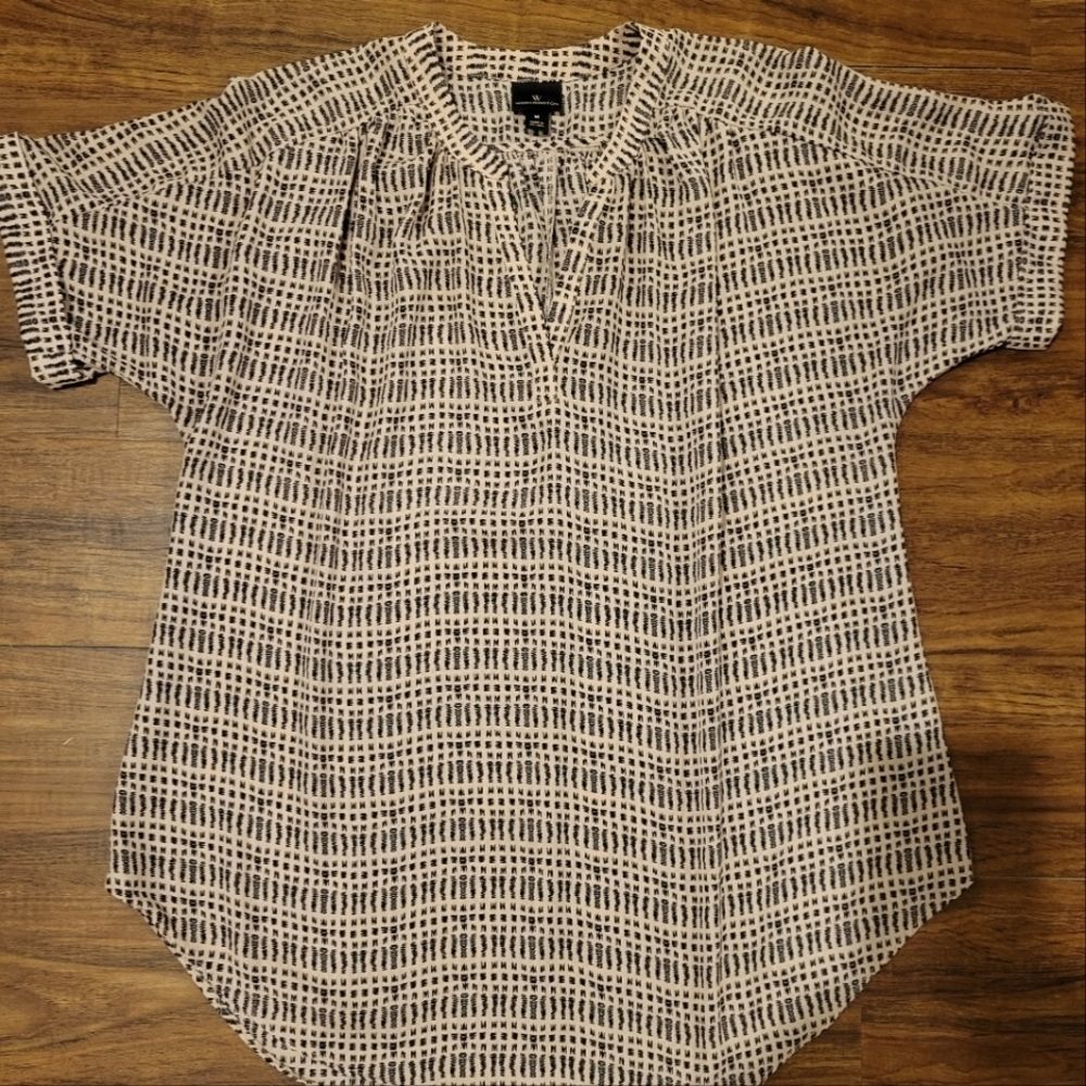 3/$30 Worthington blouse size Medium 21in across chest light pink and black